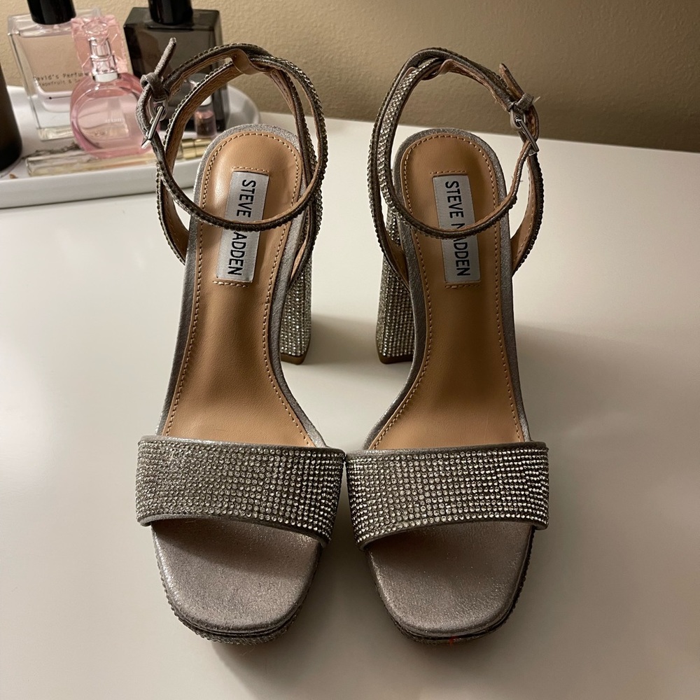 Steve Madden Platform Rhinestone Heels Size 6 - Picture 2 of 4